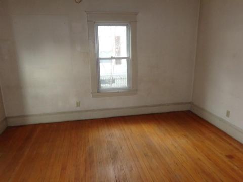 22 Redlands St, Springfield, MA 01104 photo 5