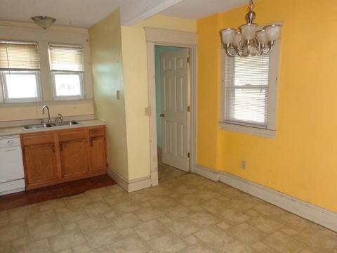 22 Redlands St, Springfield, MA 01104 photo 4
