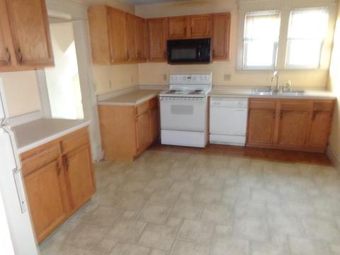 22 Redlands St, Springfield, MA 01104 photo 2