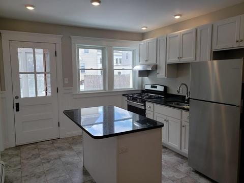 9 Exeter St, Easthampton, MA 01027 photo 2