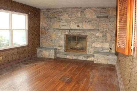 423 Aetna St, Fall River, MA 02721 photo 5