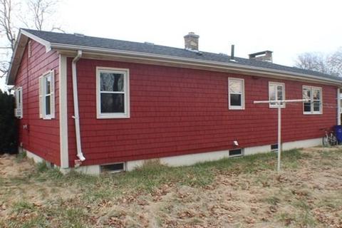 423 Aetna St, Fall River, MA 02721 photo 3