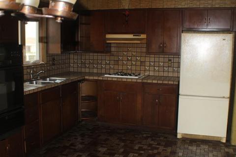423 Aetna St, Fall River, MA 02721 photo 7
