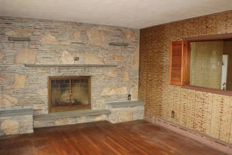 423 Aetna St, Fall River, MA 02721 photo 4