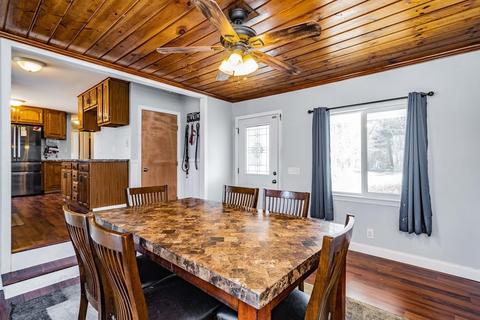 32 Malibu Dr, Springfield, MA 01128 photo 3