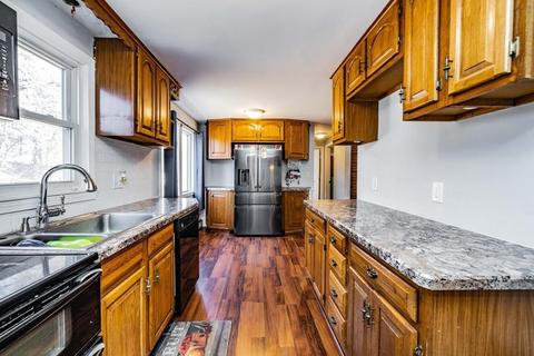 32 Malibu Dr, Springfield, MA 01128 photo 8