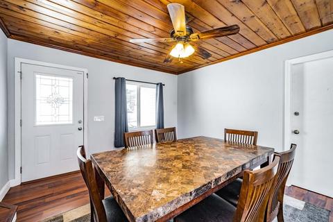 32 Malibu Dr, Springfield, MA 01128 photo 2