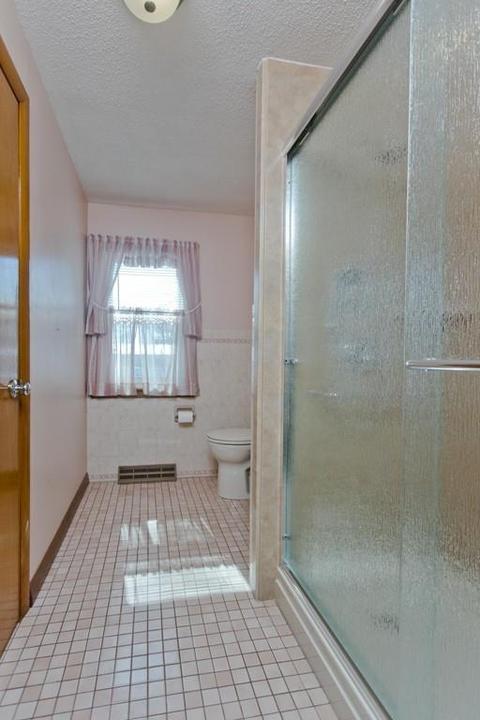 37 Daniel Dr, Chicopee, MA 01013 photo 8