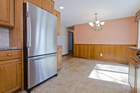 37 Daniel Dr, Chicopee, MA 01013 photo 5