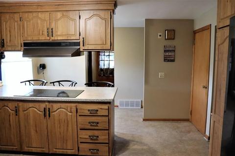 18 Lyons Rd, Dudley, MA 01571 photo 8