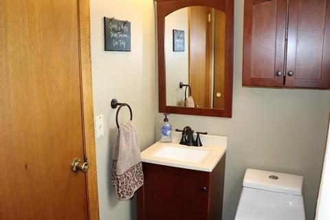 18 Lyons Rd, Dudley, MA 01571 photo 12