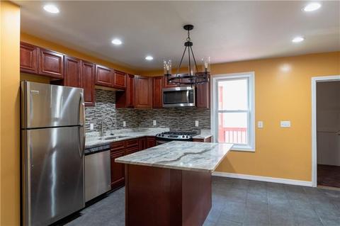 114 Orchard St, Woonsocket, RI 02895 photo 9