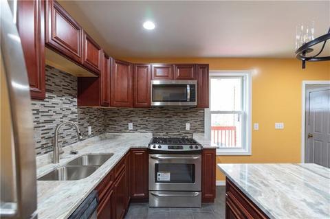 114 Orchard St, Woonsocket, RI 02895 photo 10