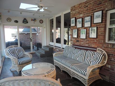 98 Moore Ave, Worcester, MA 01602 photo 27