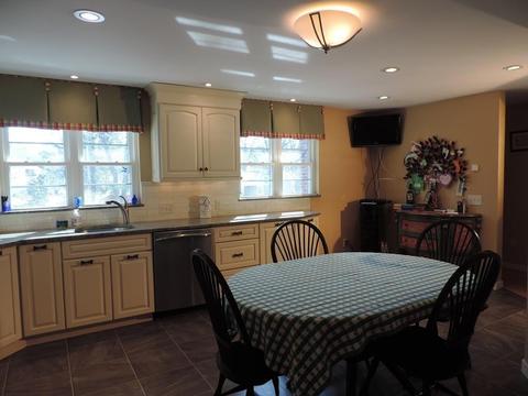 98 Moore Ave, Worcester, MA 01602 photo 9