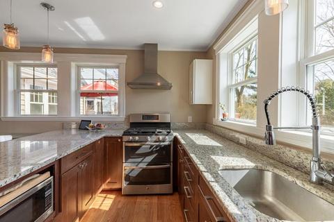 237 Lothrop St, Beverly, MA 01915 photo 9
