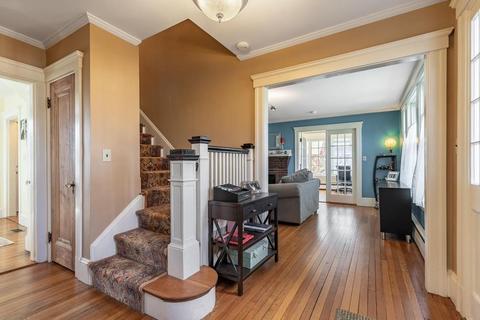 237 Lothrop St, Beverly, MA 01915 photo 3