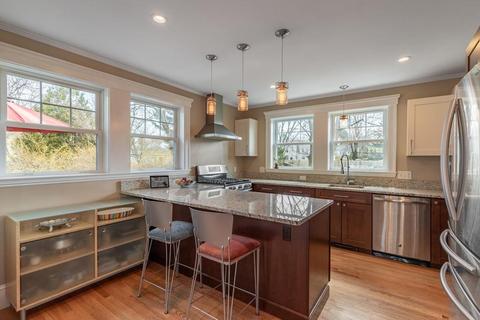 237 Lothrop St, Beverly, MA 01915 photo 7