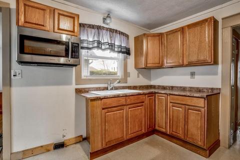 19 Milton St, Springfield, MA 01151 photo 7