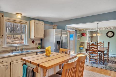 15 Corbin Rd, Dudley, MA 01571 photo 8