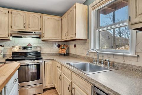 15 Corbin Rd, Dudley, MA 01571 photo 10