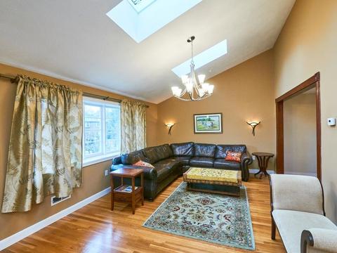48 Endicott St, Dedham, MA 02026 photo 3