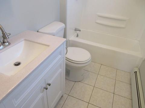 35 Hall St, Fall River, MA 02724 photo 4