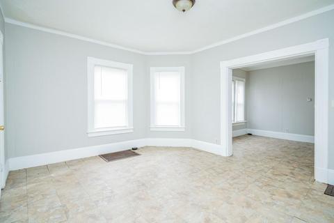 1446 Dwight St, Springfield, MA 01107 photo 4