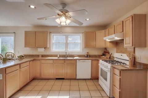 122 Ashby Rd, Ashburnham, MA 01430 photo 4