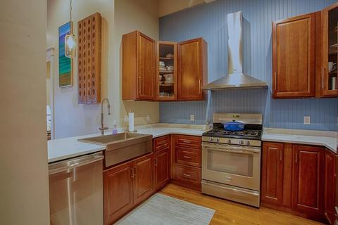 12 Lothrop St #4, Beverly, MA 01915 photo 2