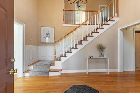 8 Larch Rd, Acton, MA 01720 photo 2