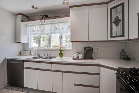 52 Marshall St, Needham, MA 02492 photo 9