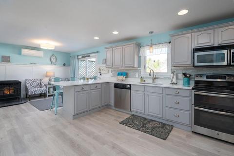413 E State St, Granby, MA 01033 photo 11