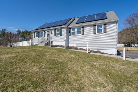 413 E State St, Granby, MA 01033 photo 3