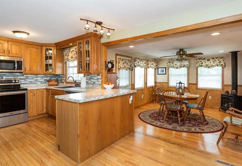 91 Borys Cir, Chicopee, MA 01013 photo 8