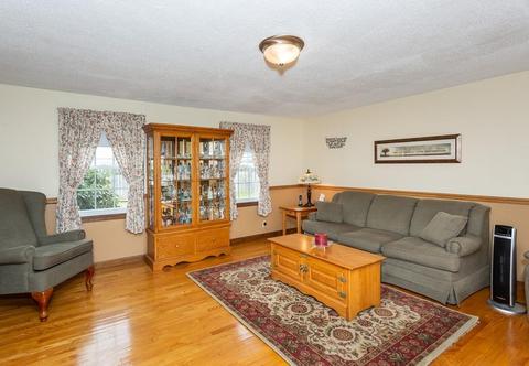 91 Borys Cir, Chicopee, MA 01013 photo 6