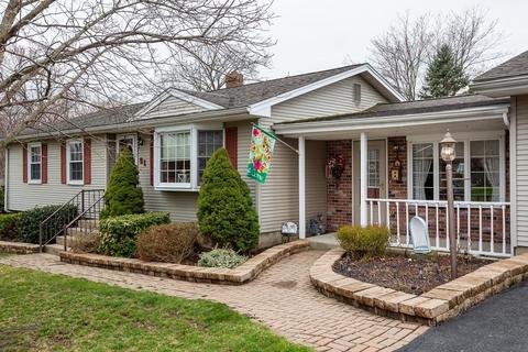 91 Borys Cir, Chicopee, MA 01013 photo 2