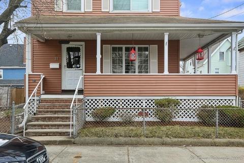 31 Beacon St, Everett, MA 02149 photo 2