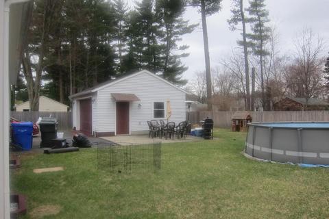 66 Flint St, Springfield, MA 01129 photo 8
