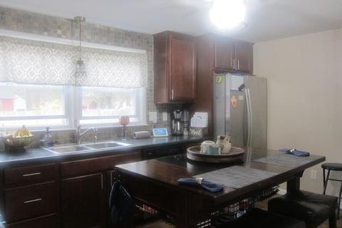 66 Flint St, Springfield, MA 01129 photo 12