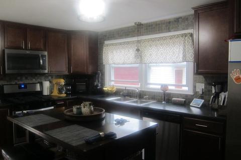 66 Flint St, Springfield, MA 01129 photo 13