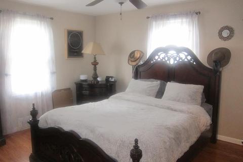66 Flint St, Springfield, MA 01129 photo 21