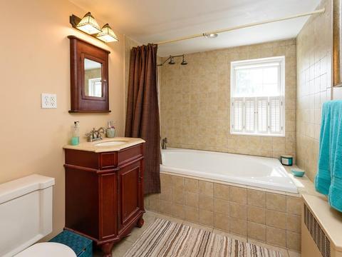 2 W Hampton, Worcester, MA 01610 photo 12