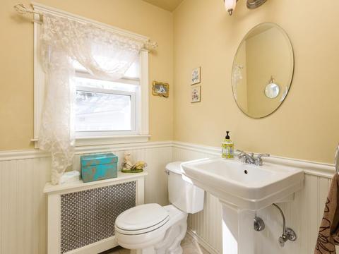 2 W Hampton, Worcester, MA 01610 photo 23
