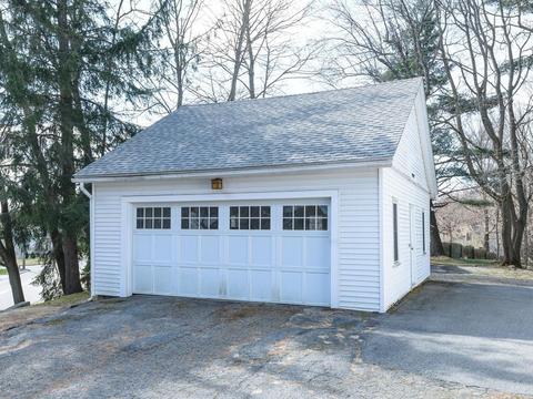 2 W Hampton, Worcester, MA 01610 photo 5