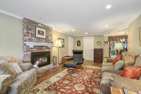 8 Wendy St, Walpole, MA 02081 photo 16