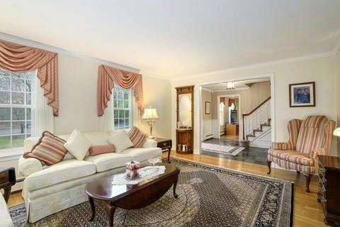 8 Wendy St, Walpole, MA 02081 photo 5