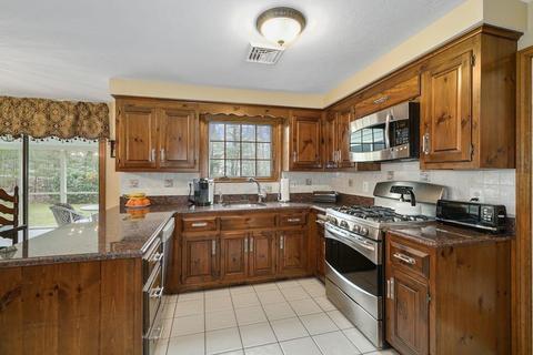 8 Wendy St, Walpole, MA 02081 photo 10