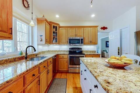 2 Brookside St, Upton, MA 01568 photo 7