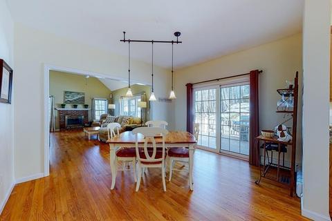 2 Brookside St, Upton, MA 01568 photo 5